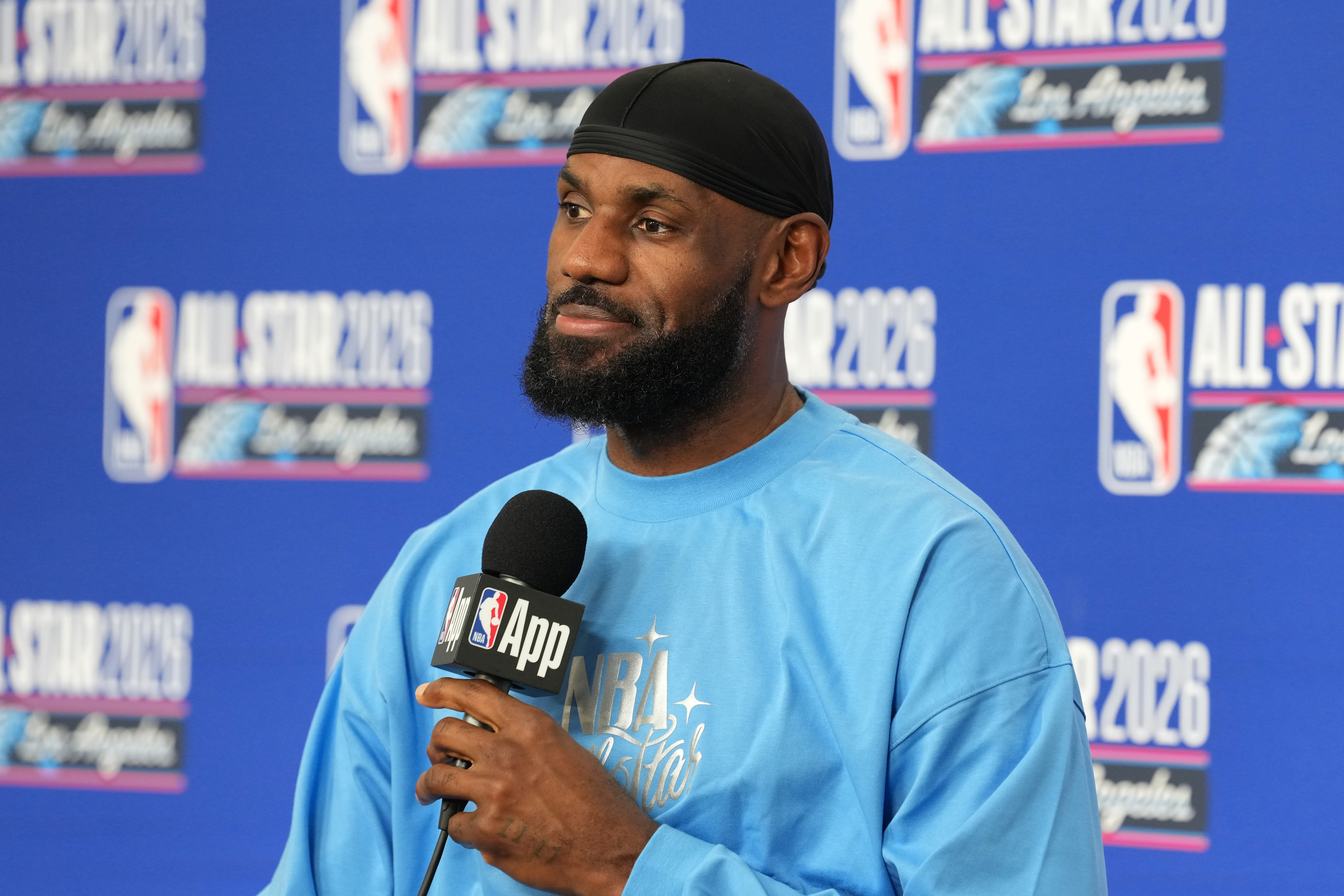 星空体育-未来成谜！詹姆斯还会继续征战NBA吗？他会接受多大幅度的降薪？